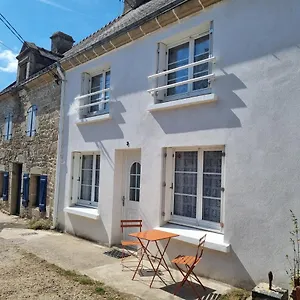 Maison De Ty Richarzh, 2 Chambres, 4 Personnes Holiday home